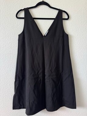 Everlane Black V-Neck Mini Shift Dress